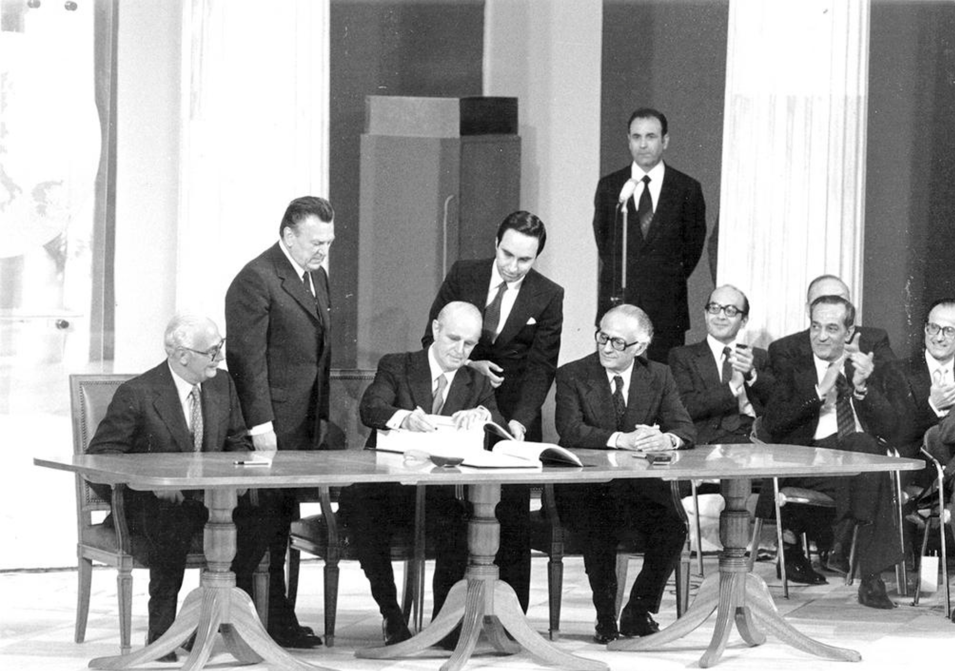 1981 - Greece becomes the 10th country to join the European Union