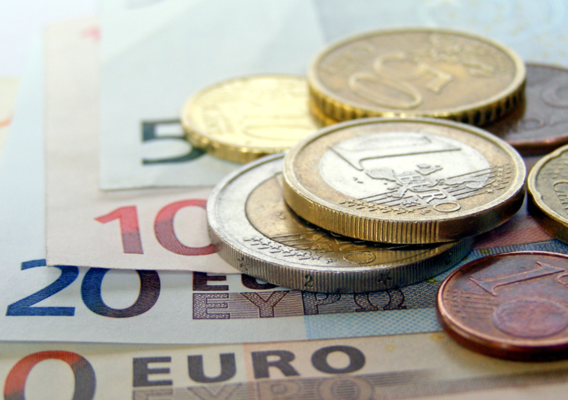 2002 - Euro becomes the legal currency of Greece