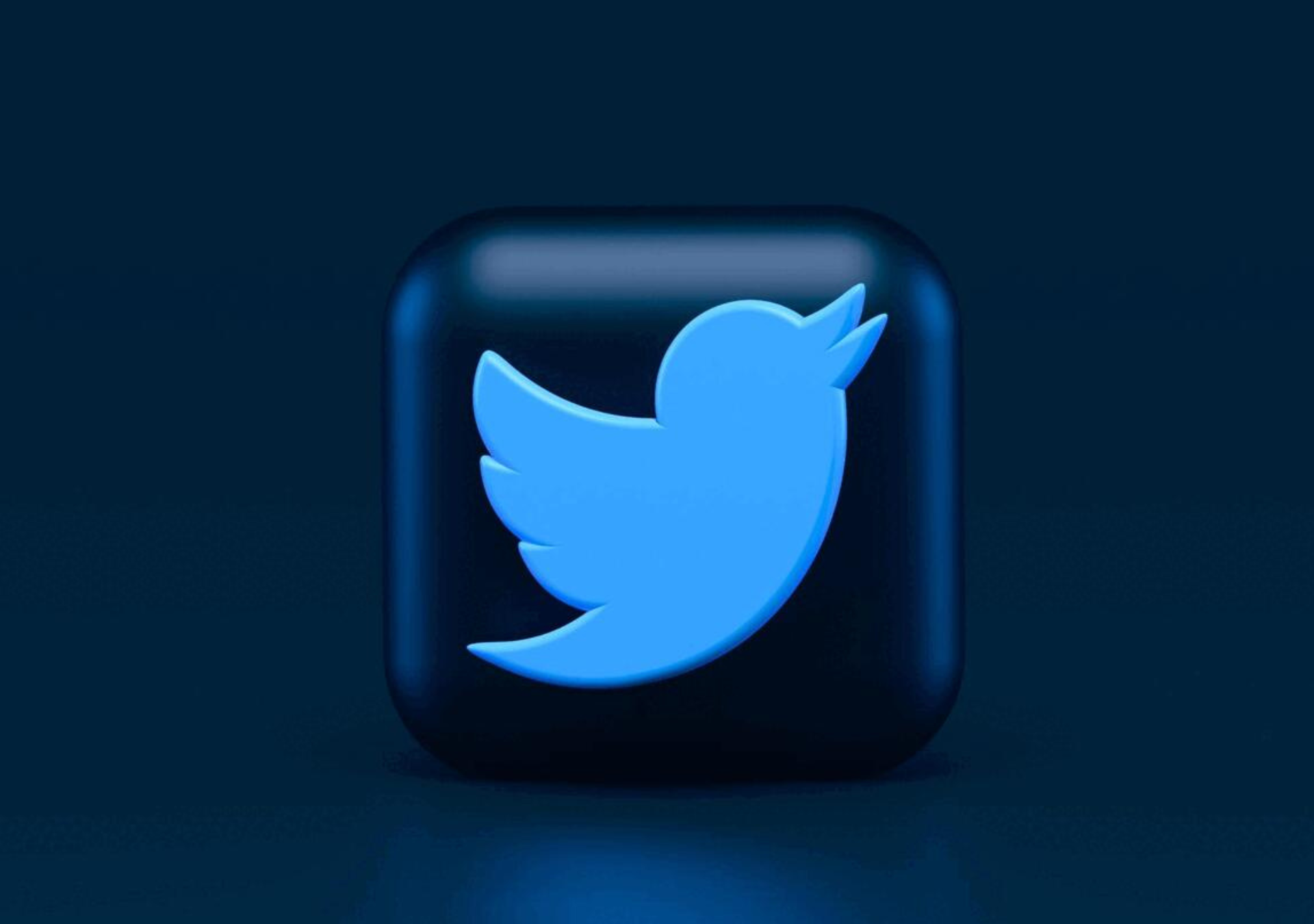 2006 - Το Twitter ξεκινά τη λειτουργία του