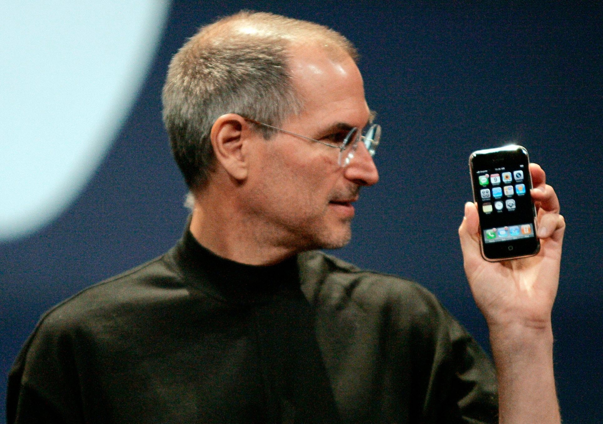 2007- Παρουσιάζεται το πρώτο iPhone